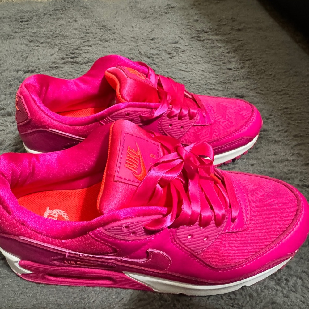 Nike Women's Pink Sneakers